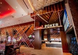 Antarmuka aplikasi mobile unibet menampilkan permainan slot dan pasar sportsbook